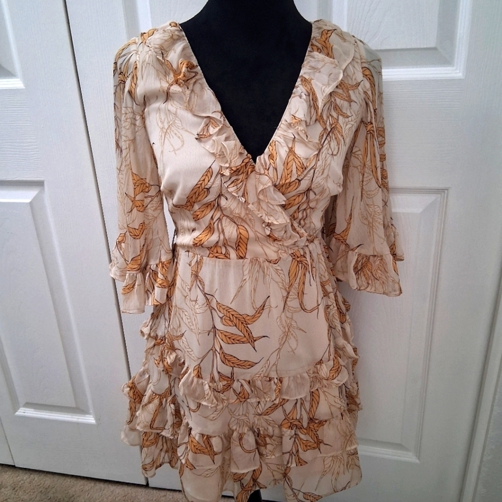 Saints + Secrets Floral Faux Wrap Dress   Size M